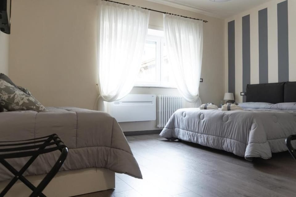 In-room safe, desk, soundproofing, iron/ironing board