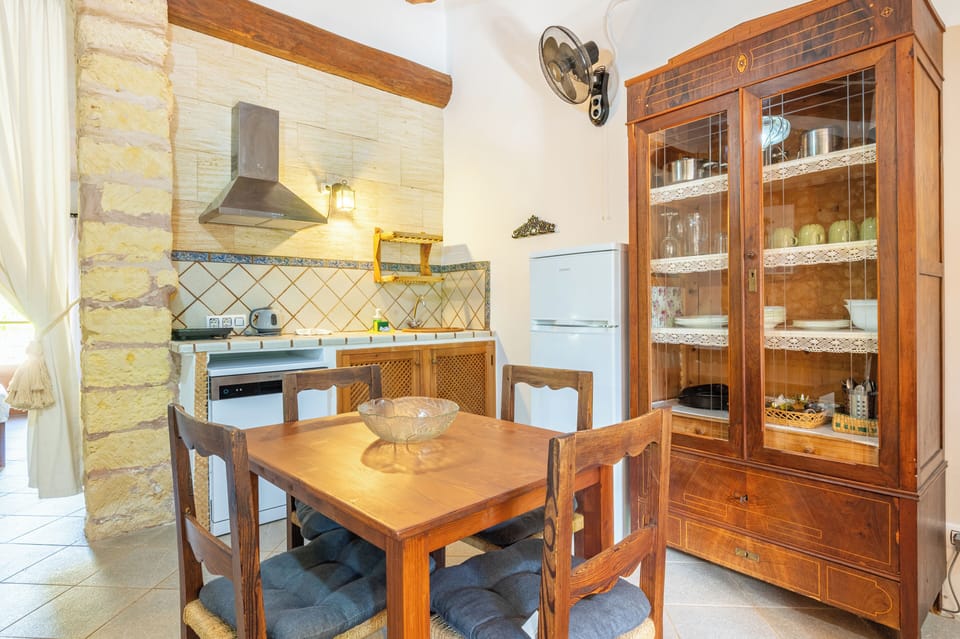 Studio, Terrace, Courtyard View | Private kitchen