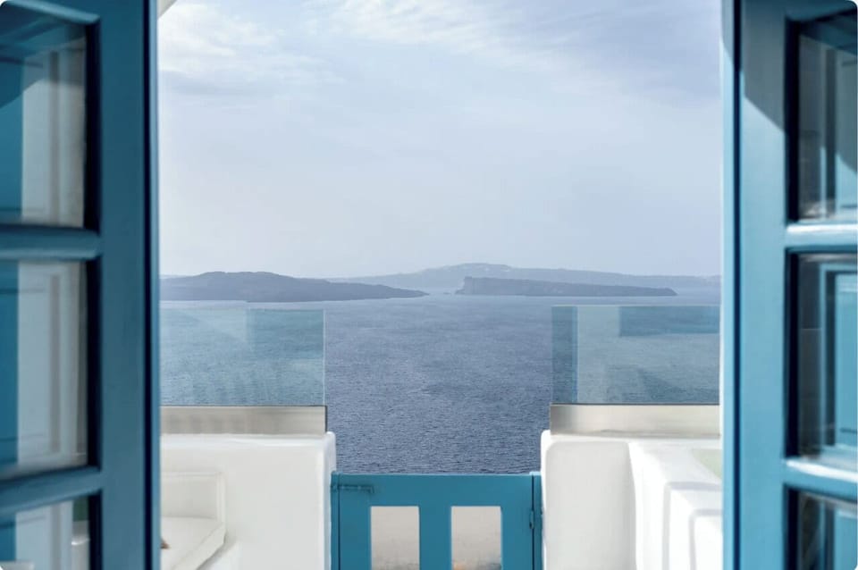 Superior Cave Villa with hot tub & Caldera View | Interior