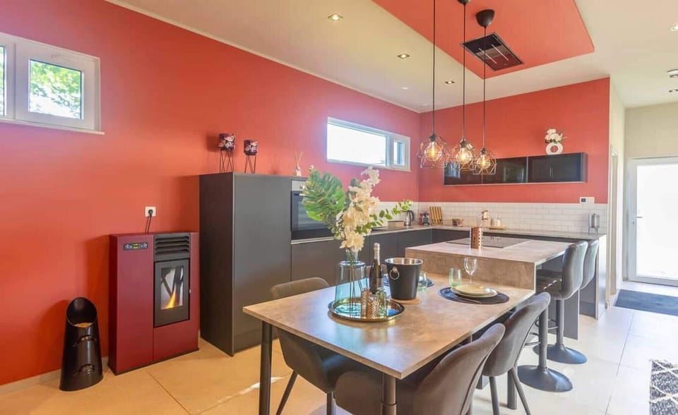 House, 1 Bedroom, Smoking | Dining room