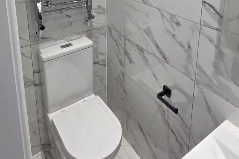 Shower, towels