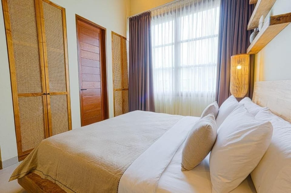 Luxury Villa, Lanai | Iron/ironing board, free WiFi