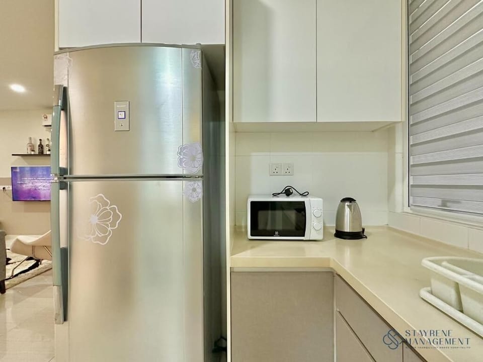 Luxury Apartment, 3 Bedrooms, Balcony, Pool View | Interior