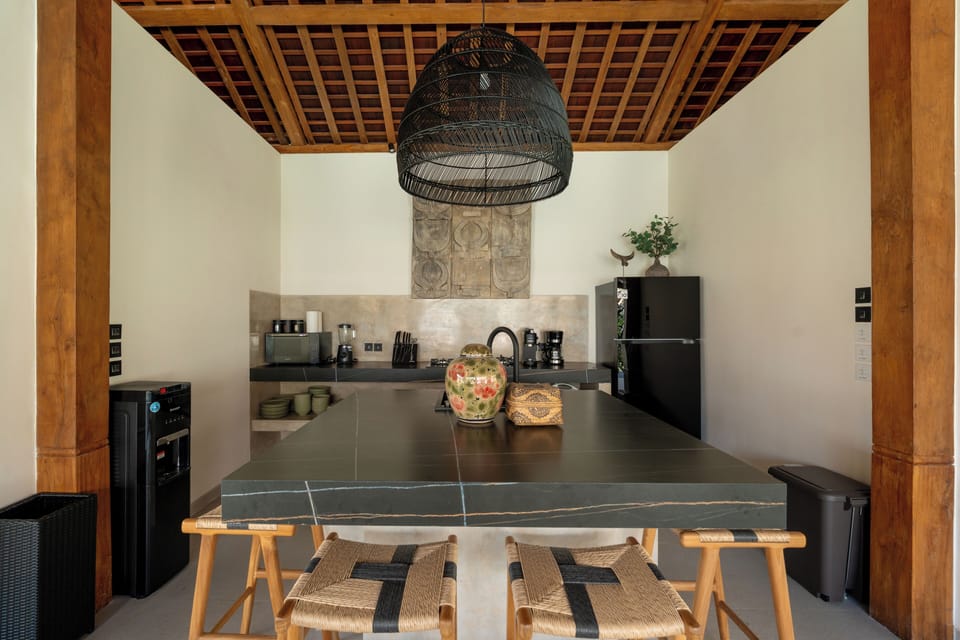 Deluxe Villa, Balcony, Pool View | Private kitchen | Fridge, stovetop, coffee/tea maker, cookware/dishes/utensils