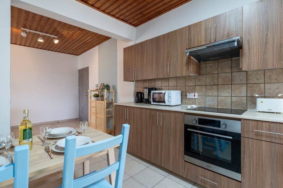 Apartment, 2 Bedrooms, Kitchen, Sea View | Private kitchen | Coffee/tea maker, full-size fridge, microwave, oven