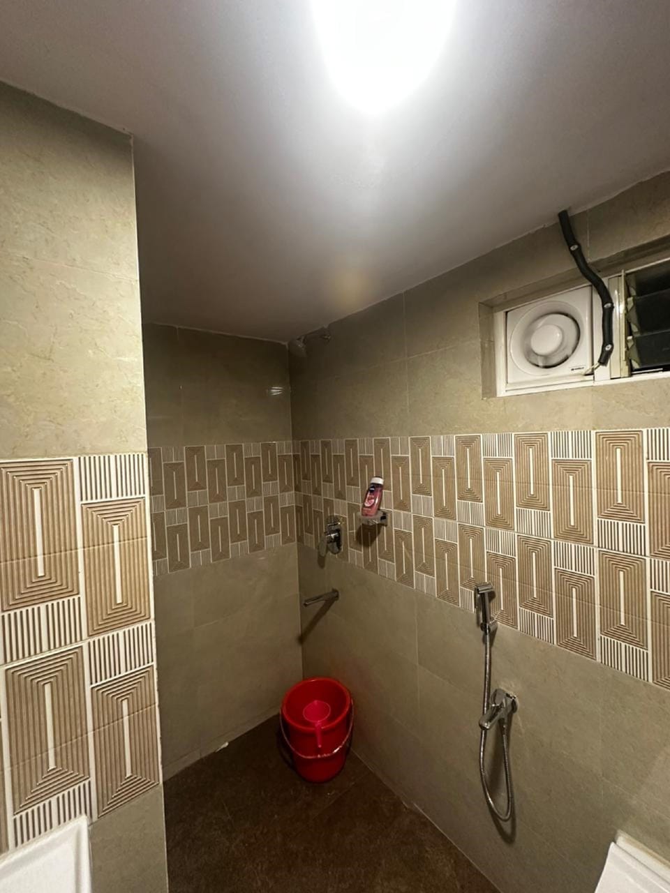 Free toiletries, soap, toilet paper