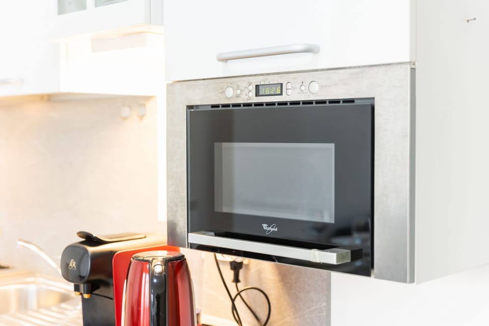 Classic Studio, Balcony, Pool View | Private kitchen | Electric kettle