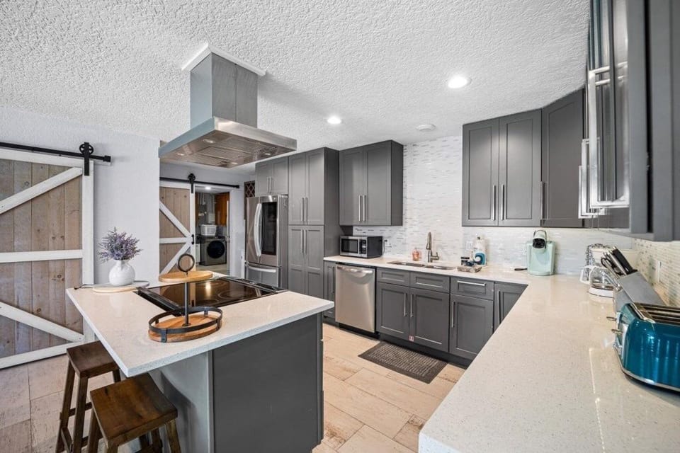House, 5 Bedrooms | Private kitchen
