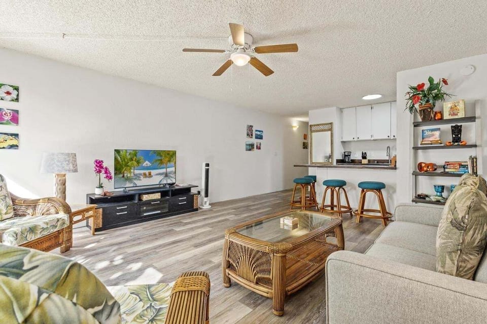 Condo, 1 Bedroom | Living area | Smart TV