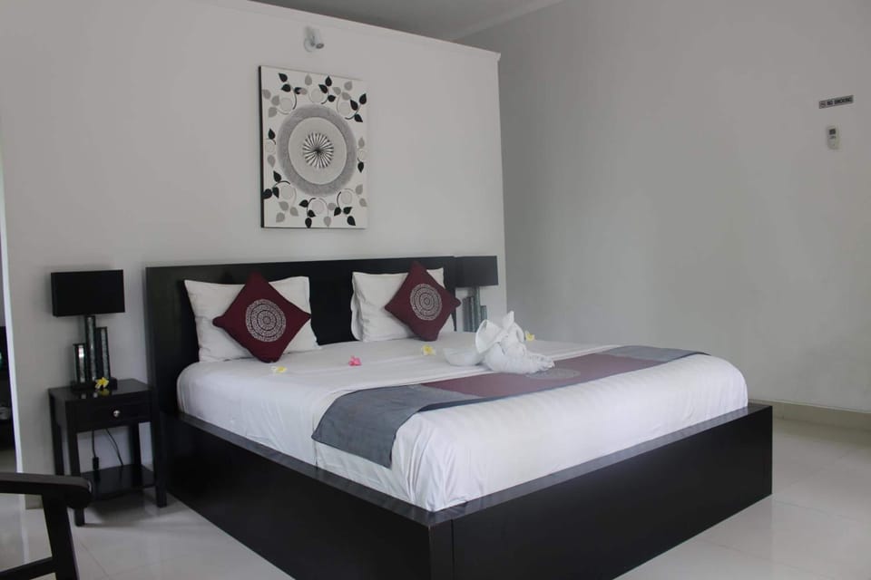 1 bedroom, premium bedding, minibar, in-room safe