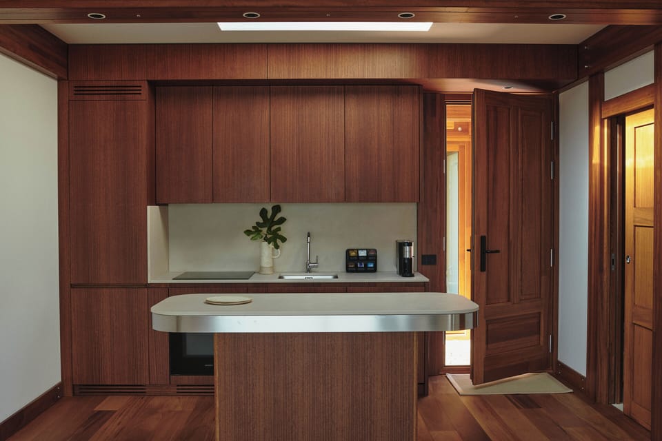 Comfort Apartment, Lake View | Private kitchen | Microwave, espresso maker, coffee/tea maker, electric kettle