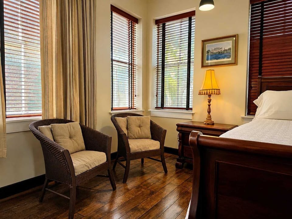 Marion-Fortune Suite | Desk, soundproofing, iron/ironing board, free WiFi