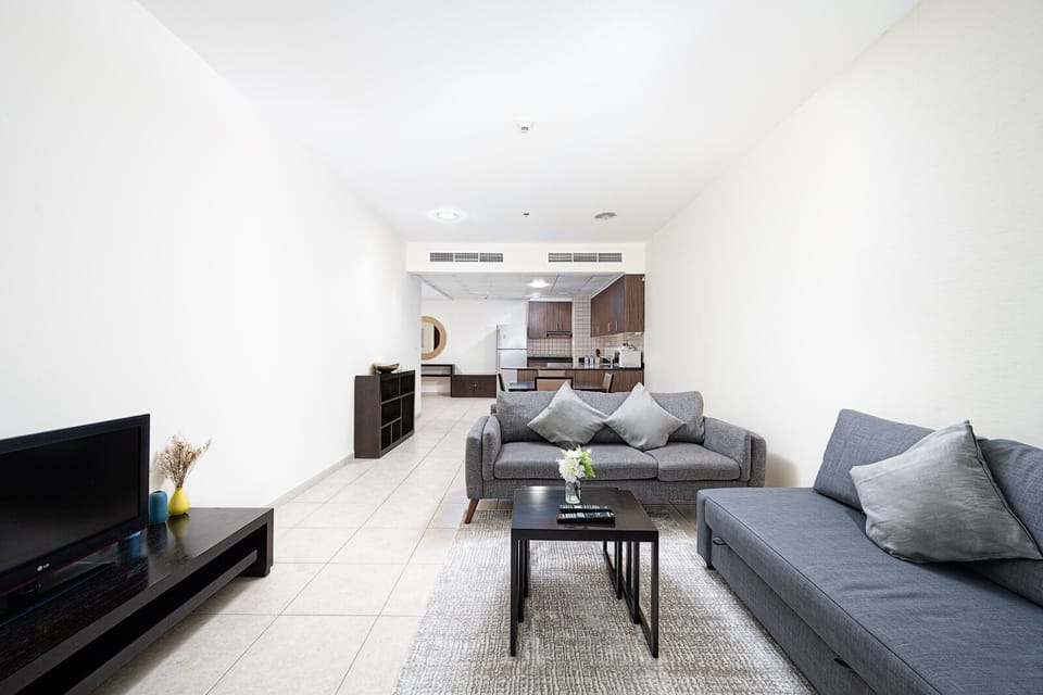 Luxury Apartment, Marina View | Living area