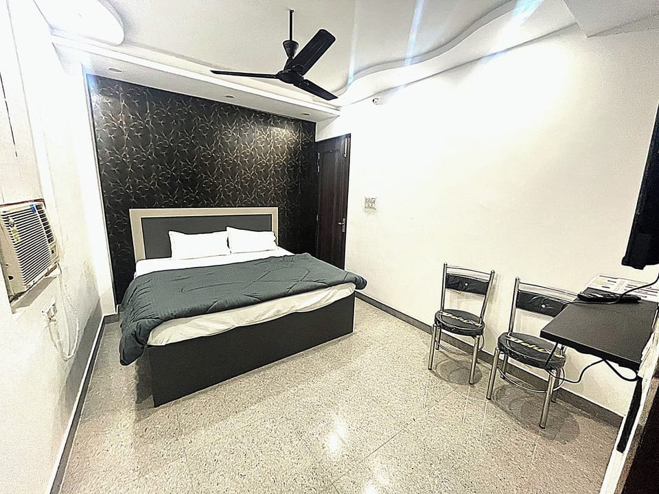 Comfort Room | In-room safe, soundproofing, free WiFi