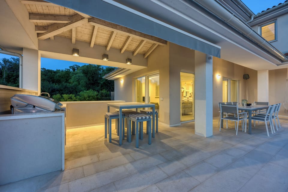 Family Villa, 3 Bedrooms, Balcony (Pool Villa Ora in Nature) | Outdoor dining