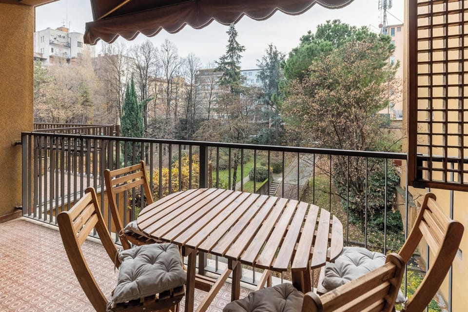 Apartment | Outdoor dining