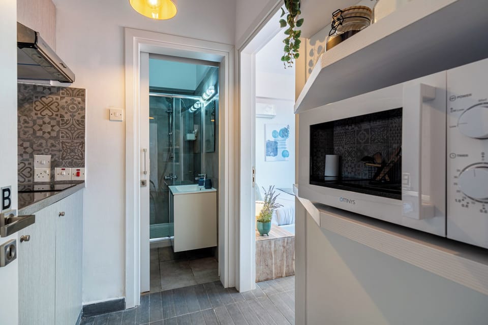 Studio, 1 Double Bed, Kitchenette, City View | Interior