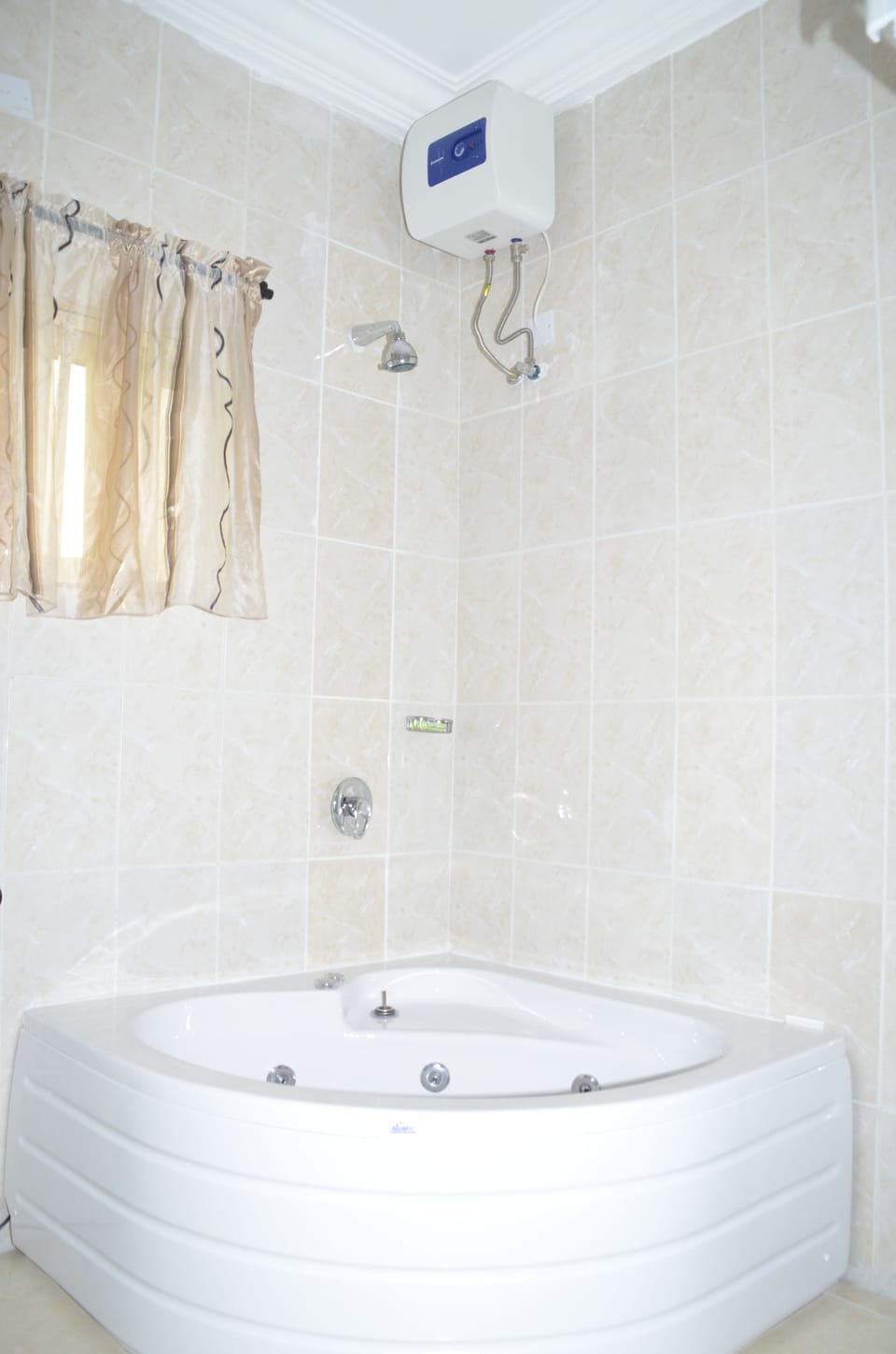 Jetted tub