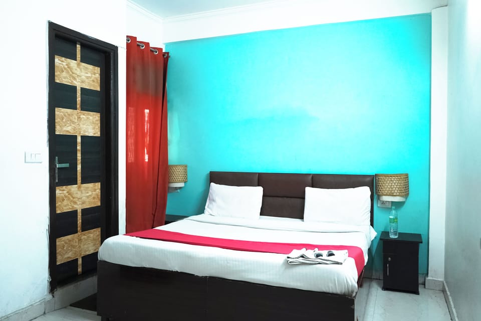 Deluxe Double Room, Balcony | Desk, free WiFi, bed sheets