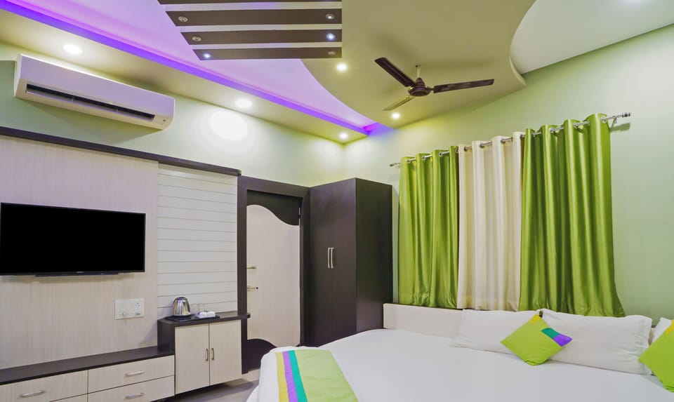 Luxury Suite | Desk, free WiFi