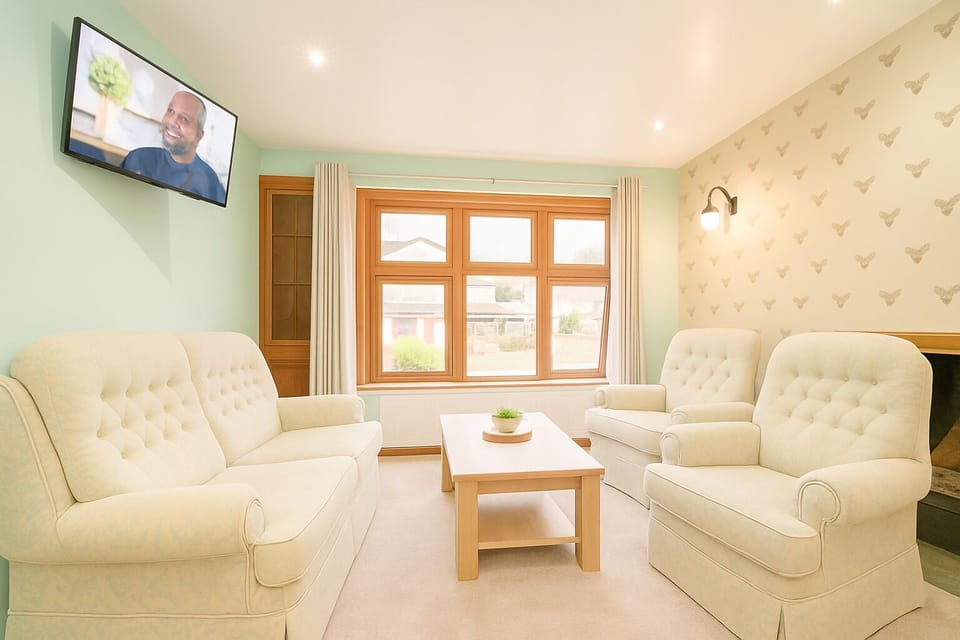 Room 102 | Interior
