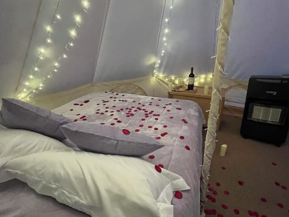 Romantic Tent, Balcony, Garden View | Free WiFi, bed sheets