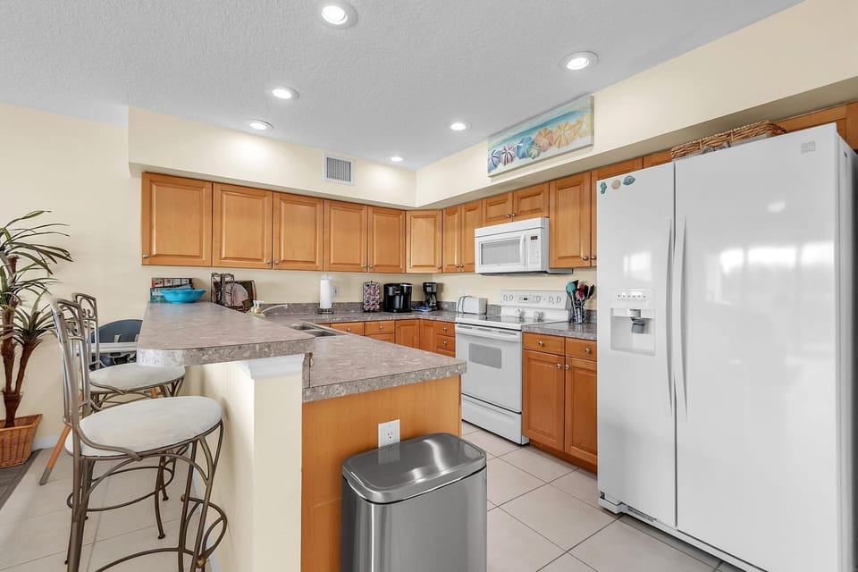 Condo, Multiple Beds (Captain's Cove #203) | Private kitchen