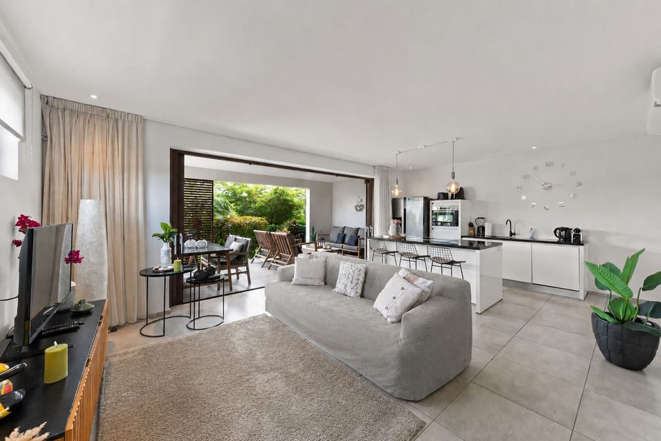 Apartment, Resort View | Living area