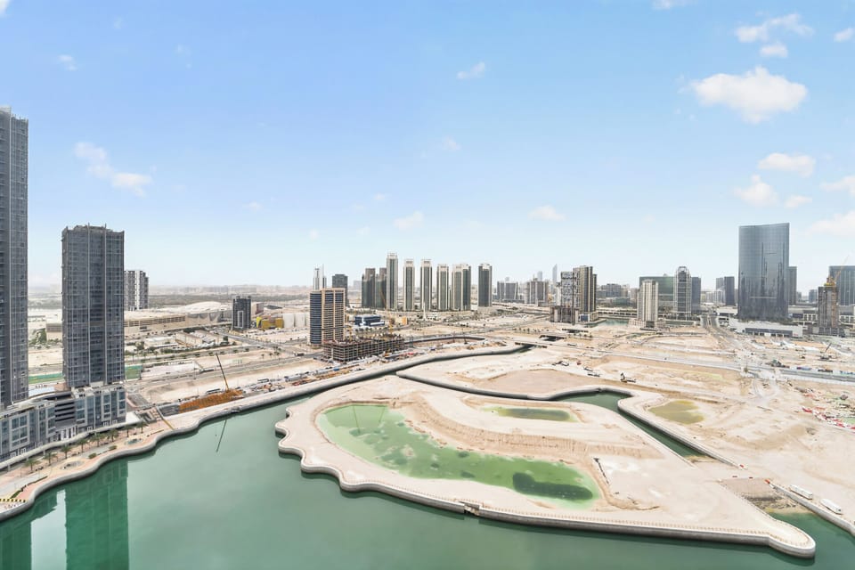 Elite Apartment, 2 Bedrooms (Apartment) | Balcony view