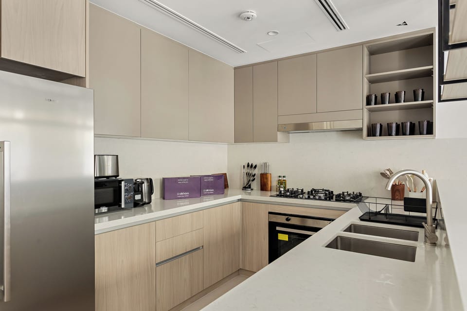 Luxury Apartment, 4 Bedrooms (Apartment) | Private kitchen | Espresso maker, fridge, microwave, oven