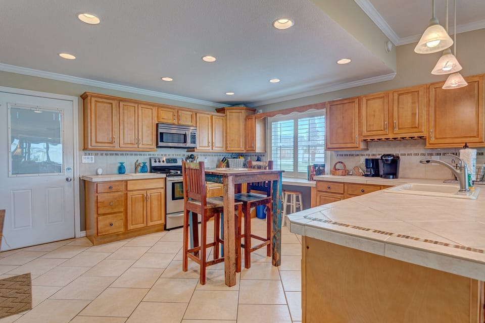 Condo, Multiple Beds, Kitchen, Ocean View (Bathing Suit Beach Bungalow) | Private kitchen
