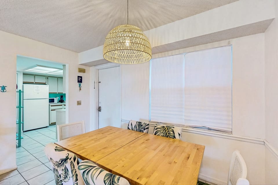 Condo, Multiple Beds, Patio, Garden View (NSB Seawoods 131-Sea Wood Coastal) | 2 bedrooms, individually decorated, individually furnished, bed sheets