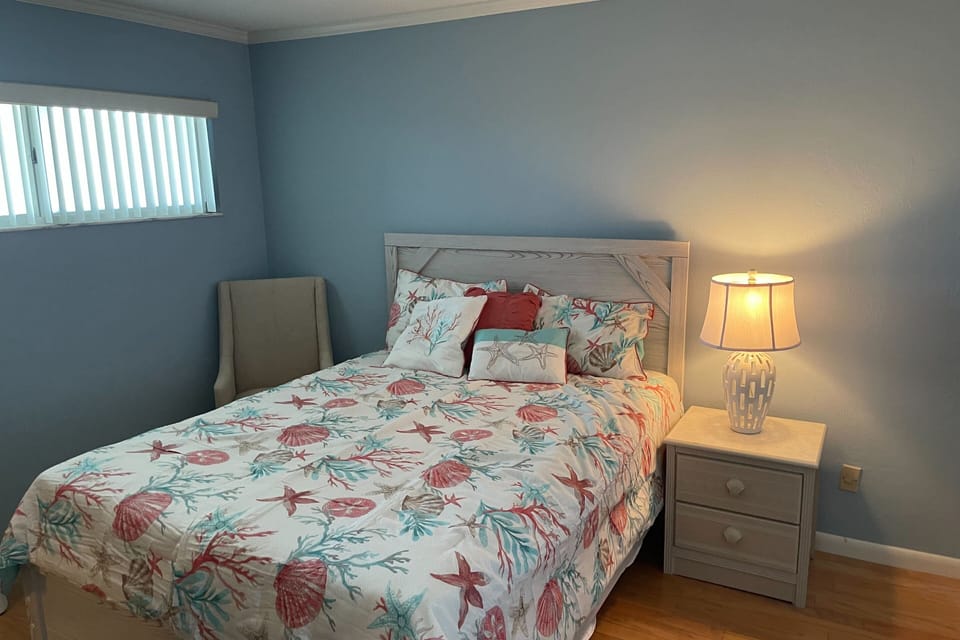 Condo, Multiple Beds, Balcony, Ocean View (Van Lee 1003 - Oceanview Beach Condo) | 2 bedrooms, individually decorated, individually furnished, bed sheets