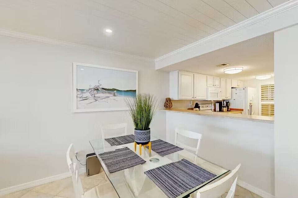 House, Multiple Beds, Balcony, Ocean View (NSB Point East 302 - Just Beachy) | 2 bedrooms, individually decorated, individually furnished, bed sheets