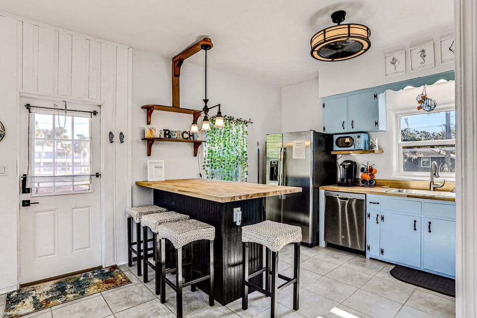Cottage, Multiple Beds, Patio, Ocean View (Edgewater- River Cottage) | Private kitchen