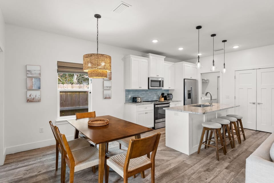 House, Pool View | Private kitchen | Full-size fridge, microwave, oven, stovetop
