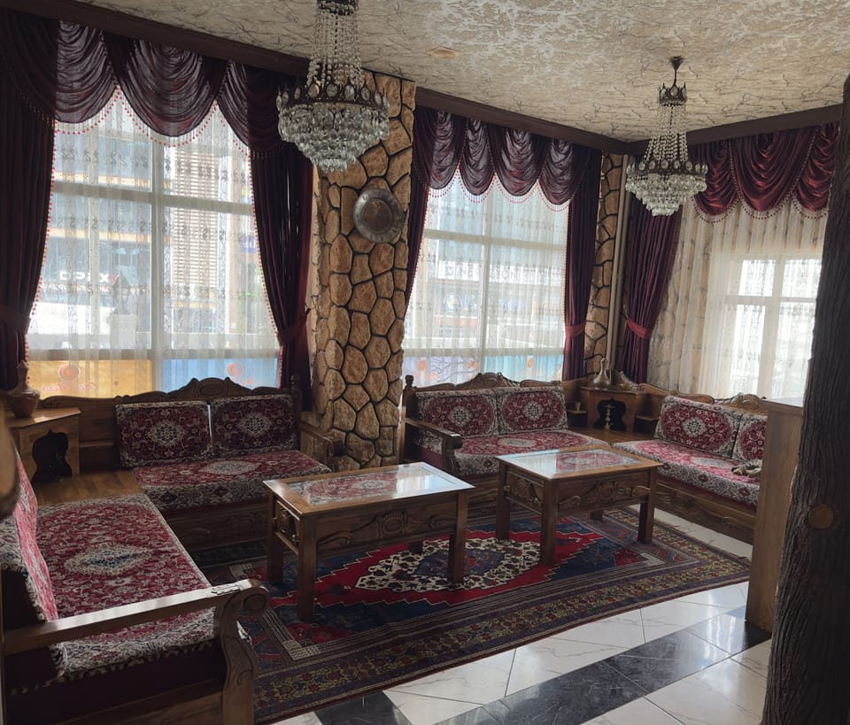 Lobby lounge