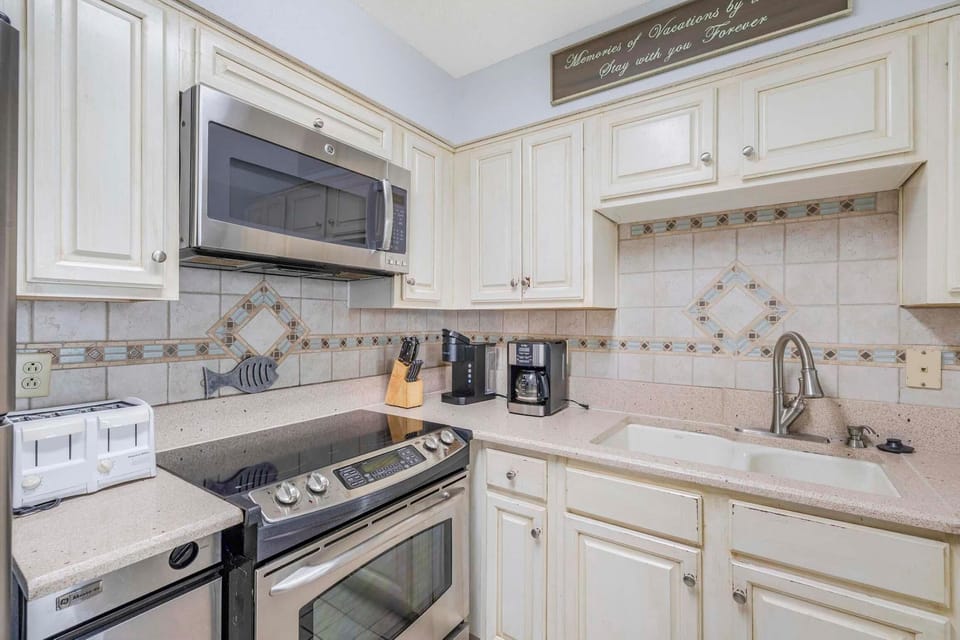 Condo, Multiple Beds (Seaside Beach & Racquet 5914) | Private kitchen | Oven, toaster