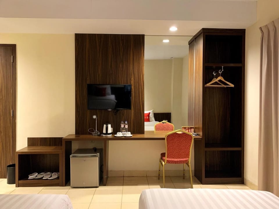In-room safe, desk, free WiFi, bed sheets