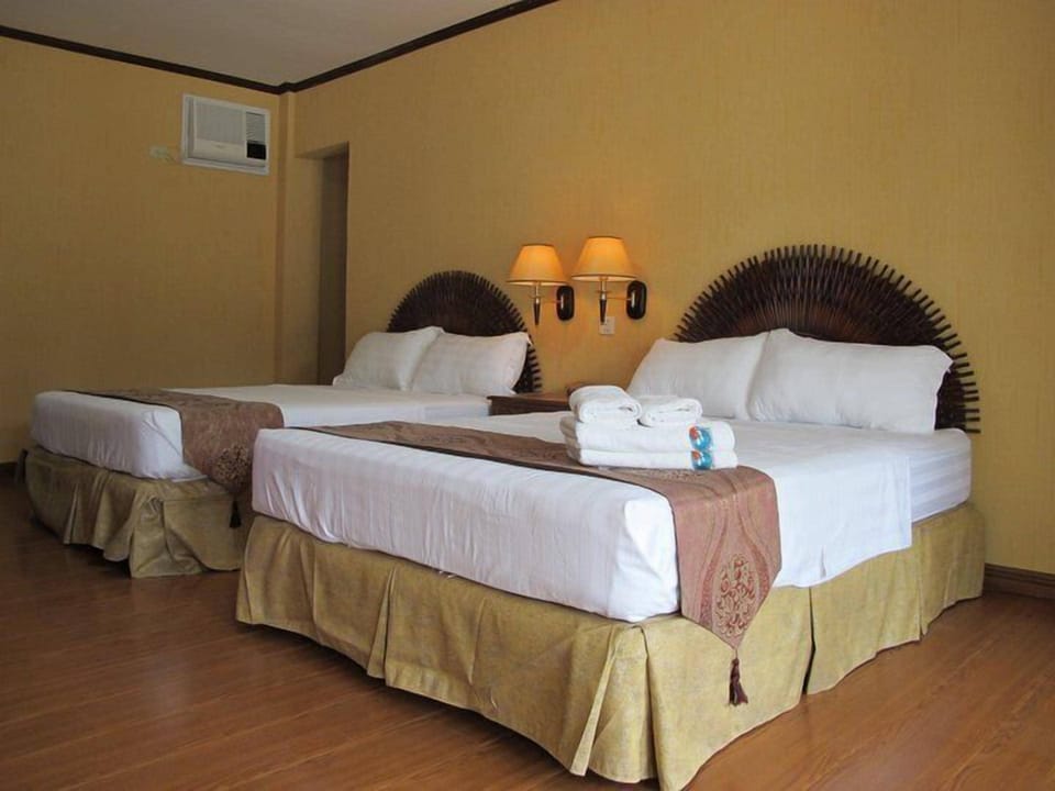 Deluxe Double or Twin Room, 2 Double Beds | Desk, blackout drapes, bed sheets