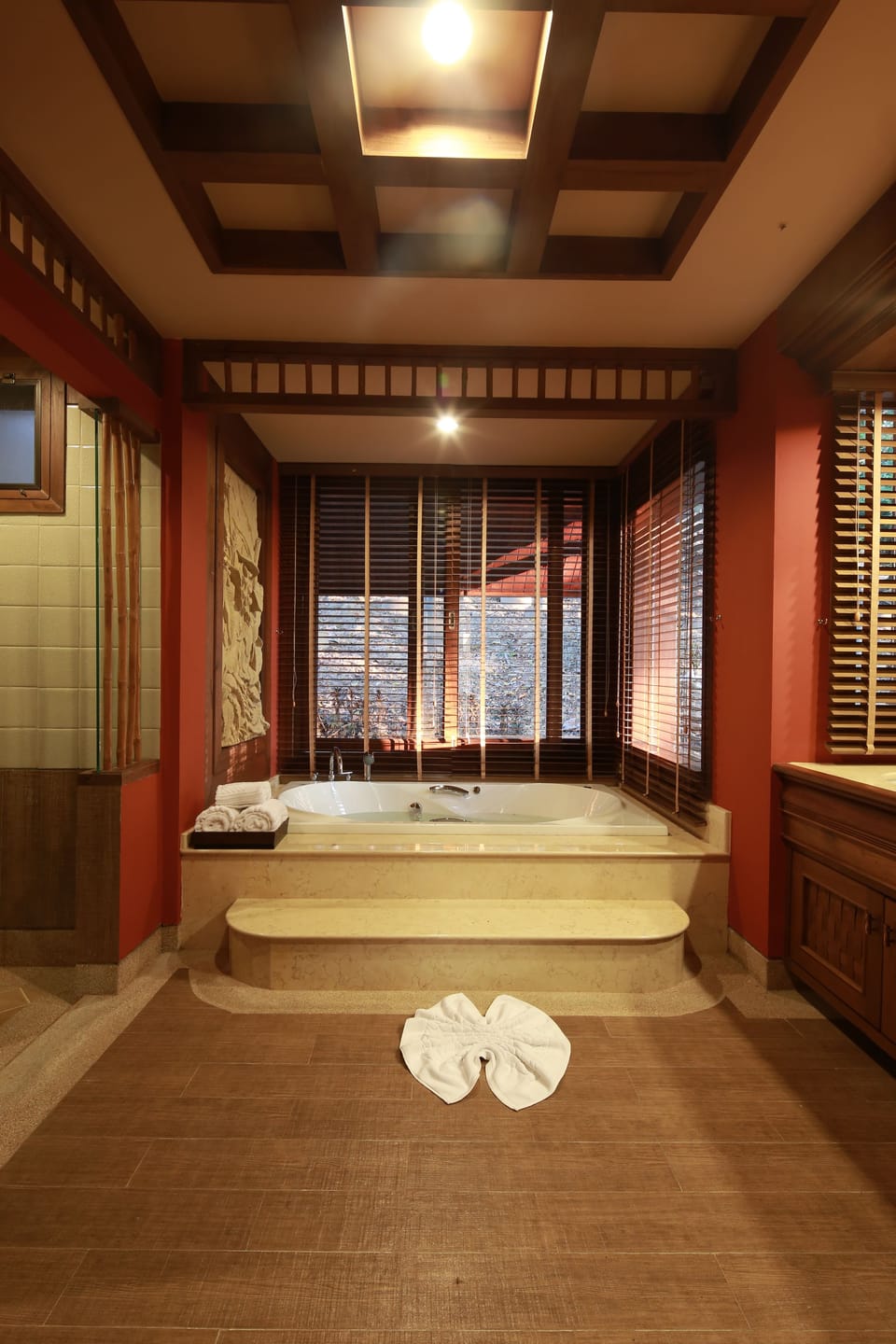 Kasalong Kham 2 Bedroom Villa | Deep soaking bathtub