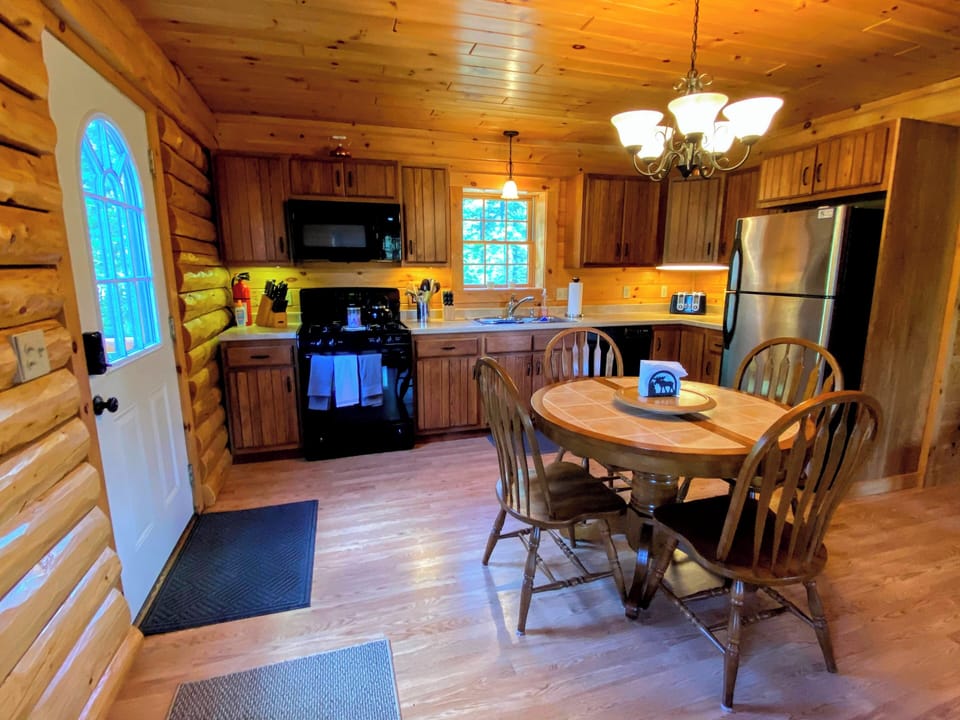 Chalet (3 Bedrooms) | Interior