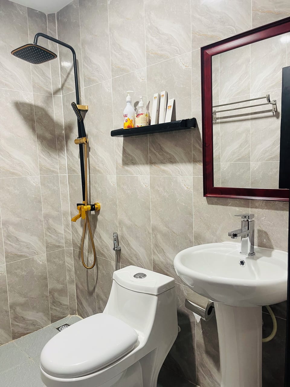 Superior Twin Room | Bathroom | Bathrobes
