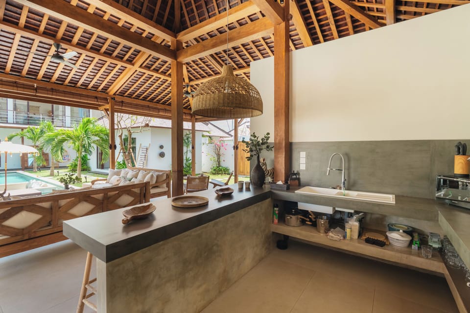 Deluxe Villa, 6 Bedrooms, Balcony, Pool View | Private kitchen | Fridge, stovetop, coffee/tea maker, cookware/dishes/utensils