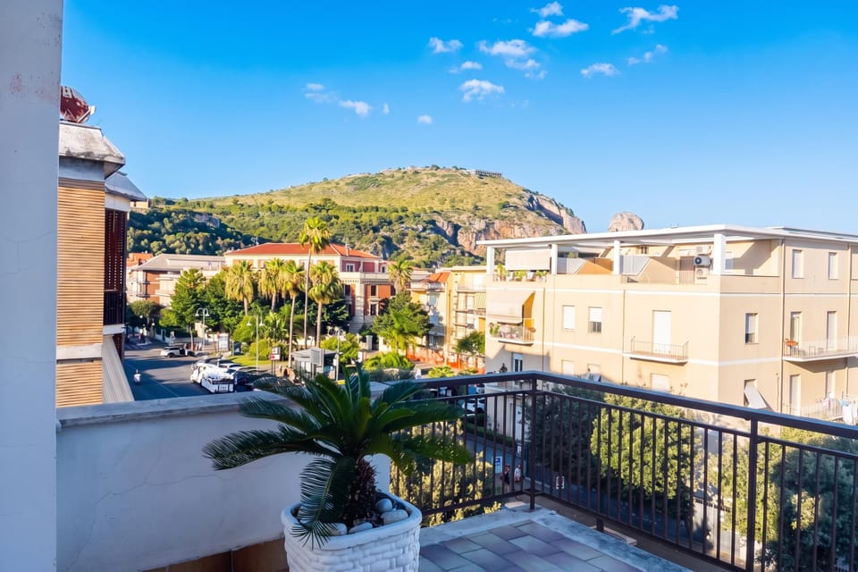 Family Apartment, 2 Bedrooms, 2 Bathrooms (Appartamento Mare Blu - Terracina) | Property grounds