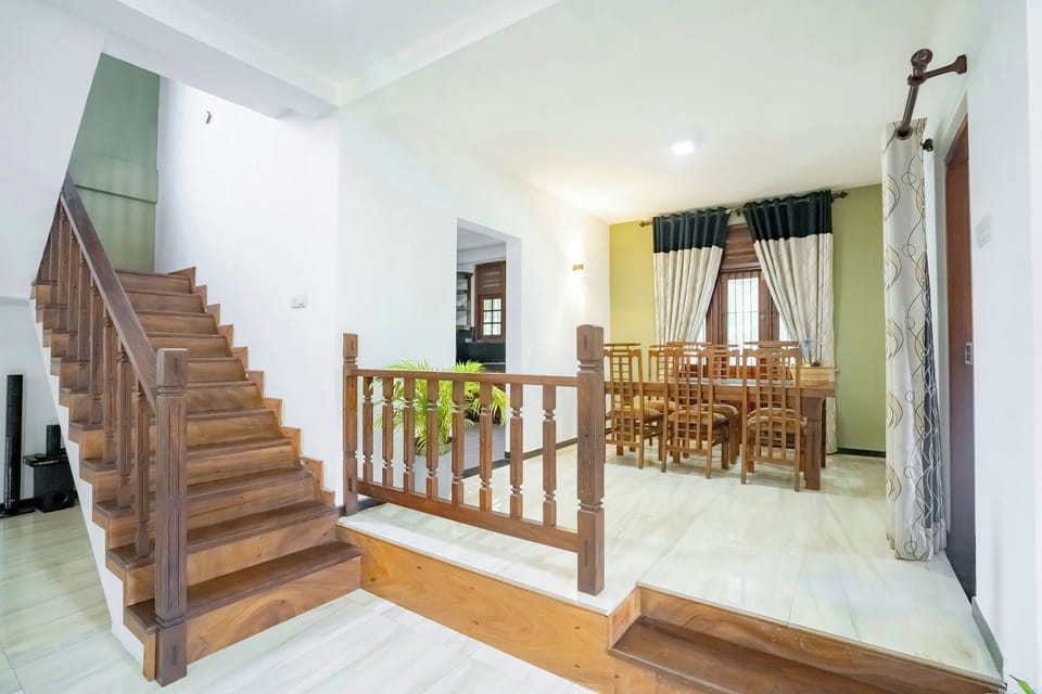 Deluxe Villa, 4 Bedrooms | Living area | 60-inch flat-screen TV with satellite channels