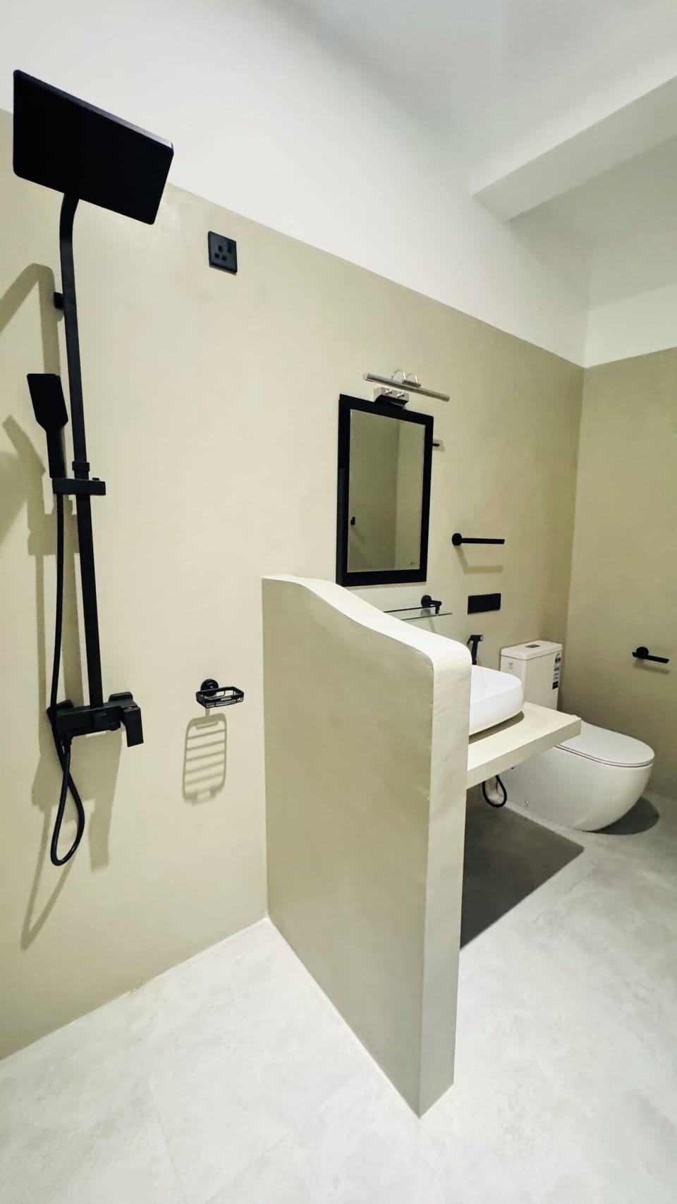 Deluxe Double Room, Garden View | Bathroom | Shower, free toiletries, towels, soap