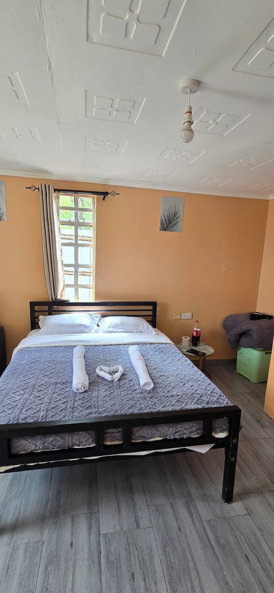 Studio Suite, Mountain View | Laptop workspace, blackout drapes, iron/ironing board, free WiFi