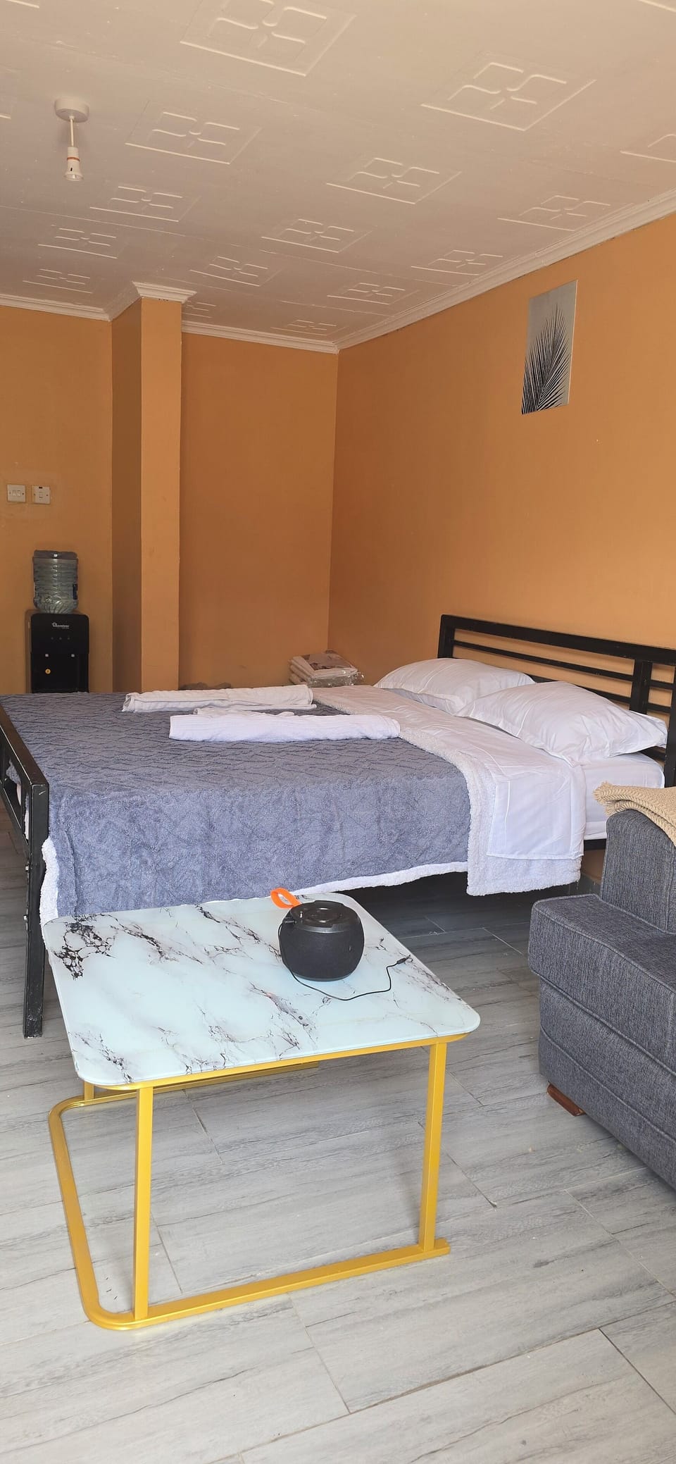 Studio Suite, Mountain View | Laptop workspace, blackout drapes, iron/ironing board, free WiFi