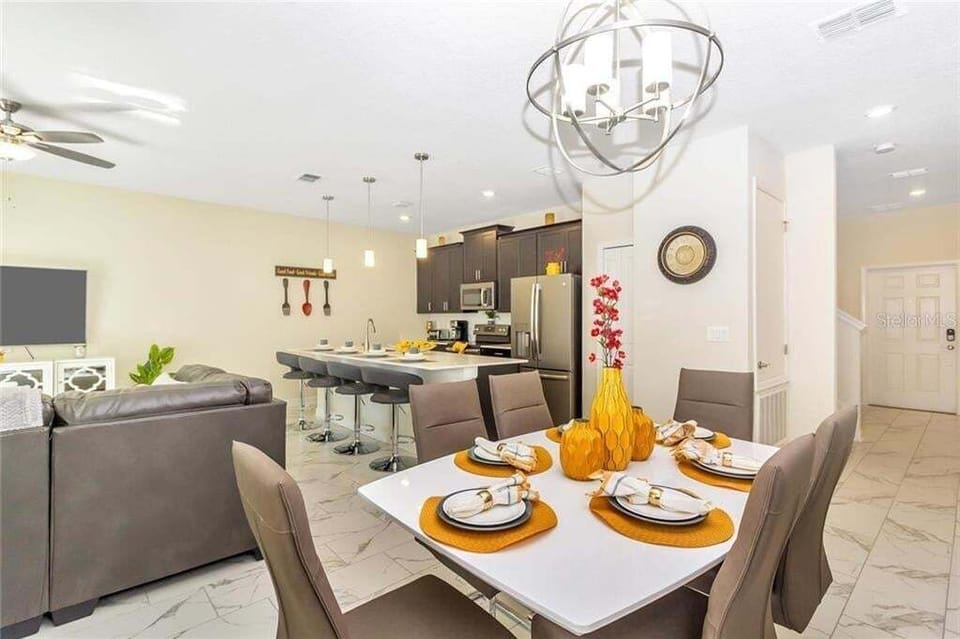 Townhome, 4 Bedrooms | Dining